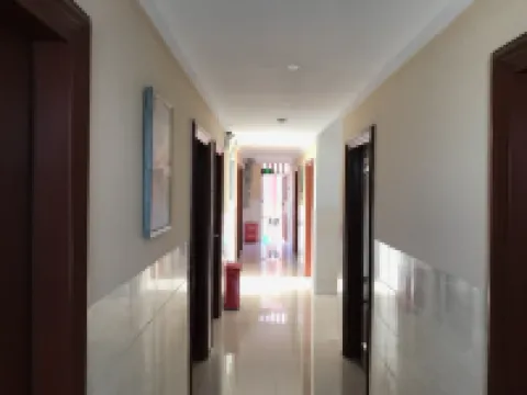 Shenzhen Xinlianhua Apartment (Longhua Bus Station)