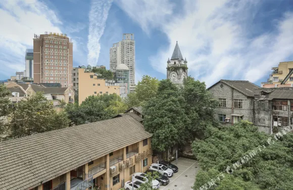 瀘州鐘鼓世家酒店（西南醫科大學附屬醫院忠山店）