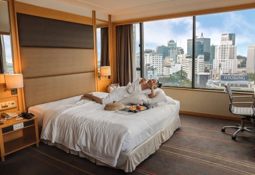 Renaissance Riverside Hotel SaigonHotel Overview