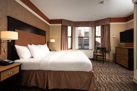 The Hotel at Fifth Avenue Отели рядом с достопримечательностью «Колледж Мерси»