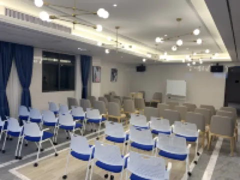 Kyriad Marvelous Hotel (Xingzhong Plaza, Zhongshan West District)