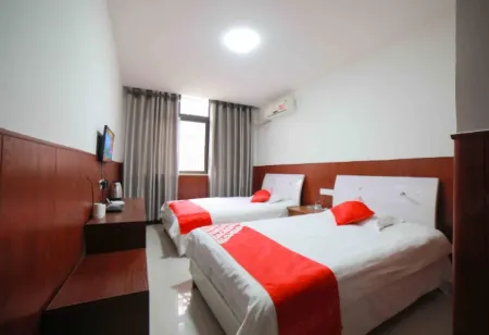 Nanhua gate hotel, mengcheng Отели рядом с достопримечательностью «Kunpeng Park»