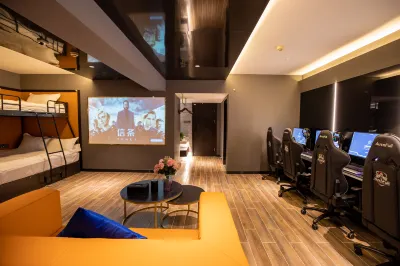 Luoyang famous E-sports Hotel (Yingtianmen Jianye triumphal Plaza store)