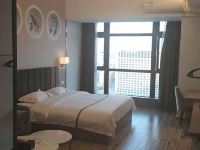 广州嘉荣酒店公寓 - 清新北欧大床房