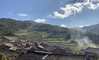 Shuangbai Luoshenghu Banshan Hotel