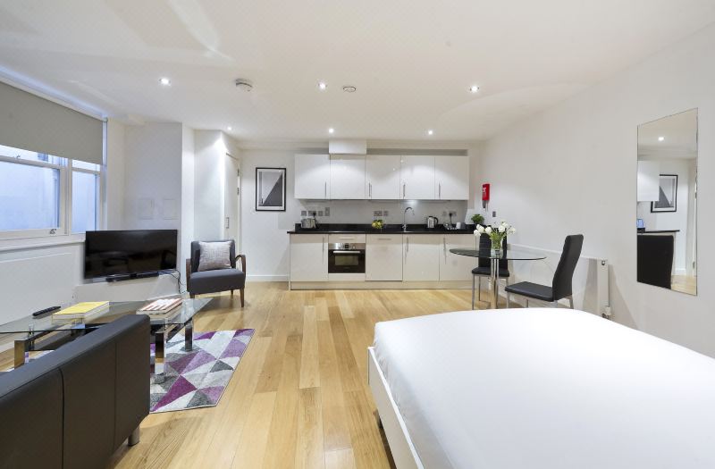 Red Lion Court by City2Stay