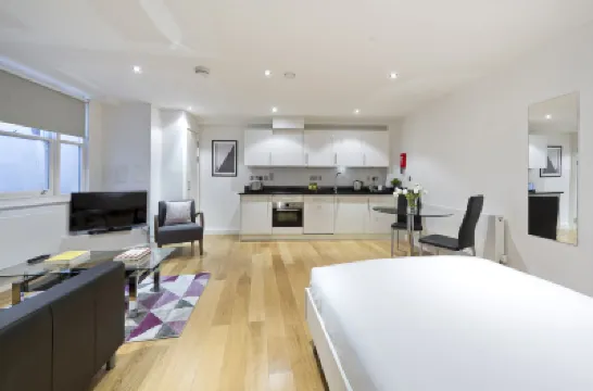 Red Lion Court by City2Stay Các khách sạn gần Phố Fleet