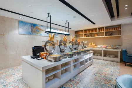 Echarm Hotel (Liuzhou Liunan Wanda Plaza) Отели рядом с достопримечательностью «Liuzhou Zoo»