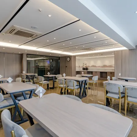 Gujing Junlai Hotel (Tiantian Runcheng Plaza)