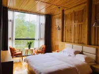 Rongjiang Zhulinjian Chinese Inn (Dali Dong Village)