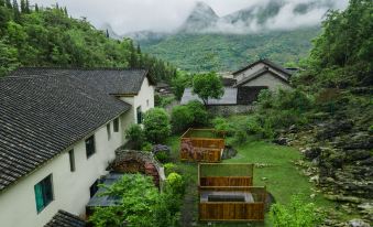 Yifangxi Hot Spring Hotel (Xianahei Branch, Wanfenglin Scenic Area)