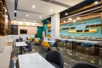 Chaoman Hotel (Jingzhou High-Speed Railway Station Fantawild Store) - 3-Star