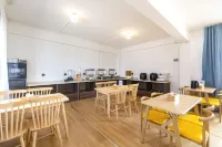 Yunqi Light Residence Hotel (Guangfeng Yuetu Plaza Branch)