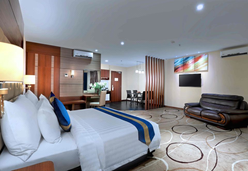 3. 애스턴 인 기드..