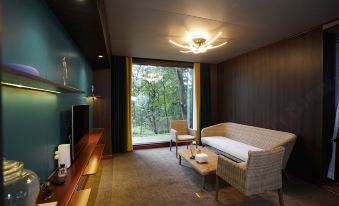 Shuifu Mancheng Forest Hotel