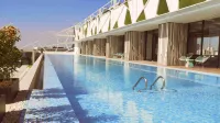Lime Resort Manila - pantai