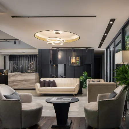 King Grand Boutique Hotel