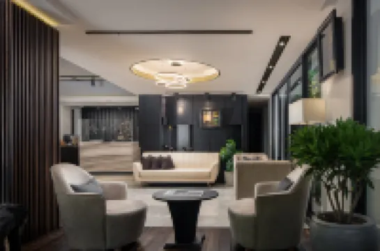 國王精品大飯店 Preah Sihamoni Museum附近的飯店