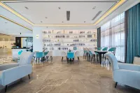 Xana Hotelle (Wuzhou Teng County Weilin City Plaza) فنادق في مديرية تنغ
