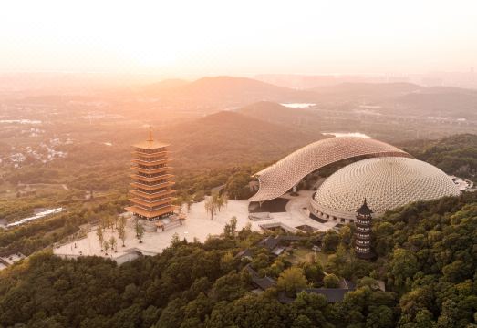 홀리데이 인 난징 스위트 부대시설