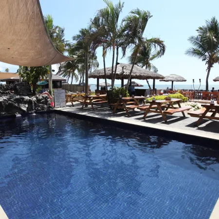 Smugglers Cove Beach Resort & Hotel