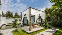 Floral Lux Hotel· YunGuGuiShu Designer Hotel (Dali Ancient City Branch)