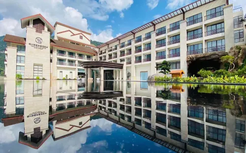 FUZHOU ROYAL HOT SPRING HOTEL & RESORT - Parkering