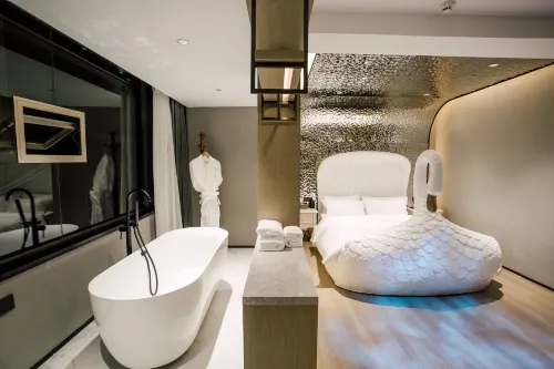 Xiaotian'e Themed Hotel - Hot Tub