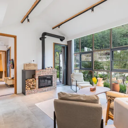 Youzai Shanju Hot Spring B&B