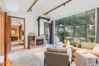 Youzai Shanju Hot Spring B&B