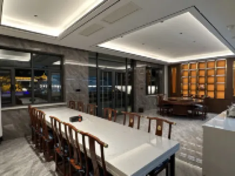 Qi Yun Ge Hotel Hotels in Fanshi