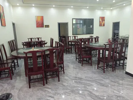 Enshi Yuanhanju Kangyang Homestay Отели рядом с достопримечательностью «Lu Yuan Ping»