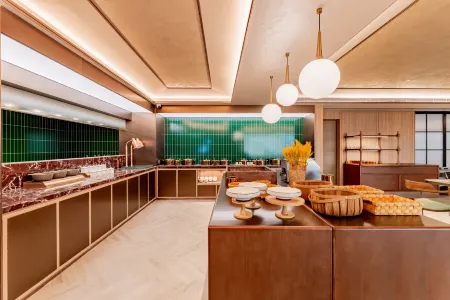 Orange Hotel (Ordos Kangbashi Culture and Art Center) Отели рядом с достопримечательностью «Ulan Mulun Lake»