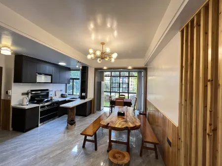 Shanshe Renjing Hot Spring Apartment Отели рядом с достопримечательностью «Yang Shi Mu»