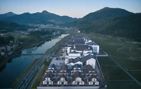 VEEGLE BY LANDISON XIAJIANG QIANG DAO LAKE Отели рядом с достопримечательностью «The Qxtd Lion Ctiy»