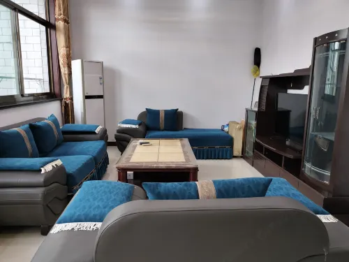 Qinghua Aunt's Little Home Homestay