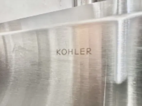 安心民宿-近温哥華機場和天車站