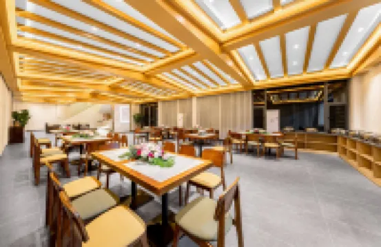 Mengjing Nizhu River Resort Hotel