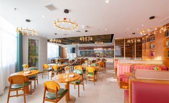 James Joyce Coffetel Hotel (Shijiazhuang Xingtang Longzhou Park)
