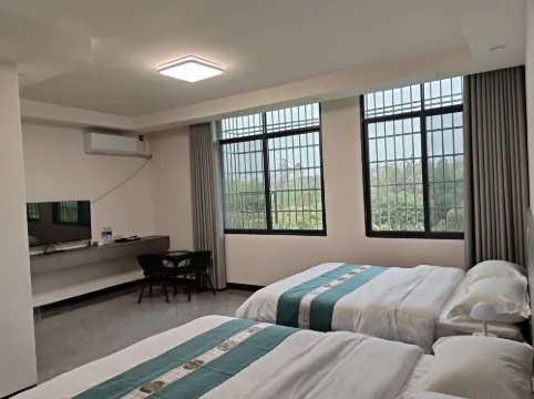 Encountering Famous Guests