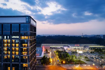 Ji Hotel (Leshan Railway Station)