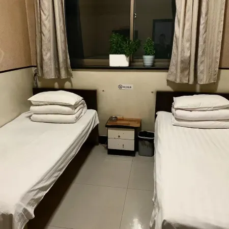 Dai County Baojie Hotel