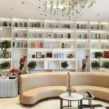 Kairui Meisu Hotel (Xiaogan East Station Yintai City Branch)