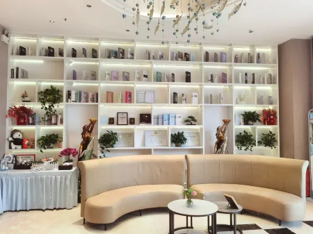 Kairui Meisu Hotel (Xiaogan East Station Yintai City Branch) Отели в г. Сяоган