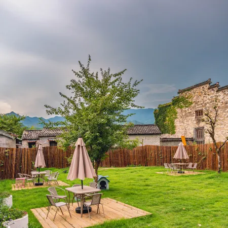 Like your luxurious hot spring homestay in the courtyard
