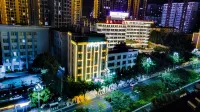 Qiaojia White Crane Inn Отели рядом с достопримечательностью «Чжэнцзян Бай Пич сельский пассажирский автобус»