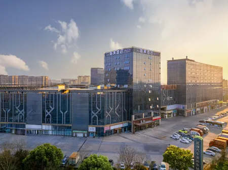 Gemei Hotel (Wuhu Fangte Theme Park Branch, Jiuzi Ancient Town Branch) Отели рядом с достопримечательностью «Wuhu University»