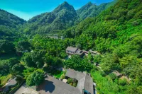 Emeishan Yuezhuang Qingyin Hot Spring Homestay - Rooftop Pools