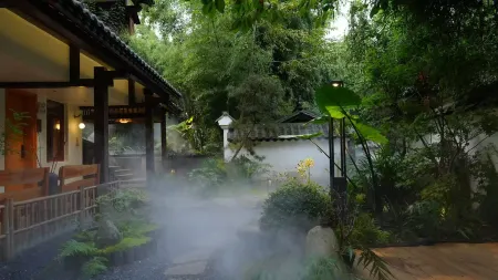 Tea Horse Landian Hotel Отели рядом с достопримечательностью «CPC Yunnan Provincial Committee Party School»