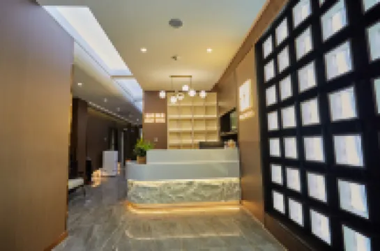 瑪納斯鉑悦瀾庭ホテル